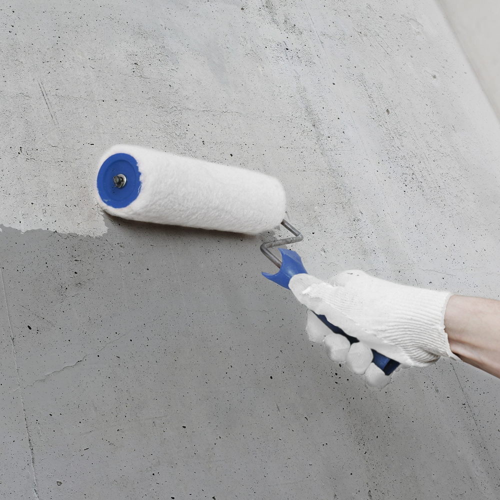 Rust-Oleum 4900 being applied