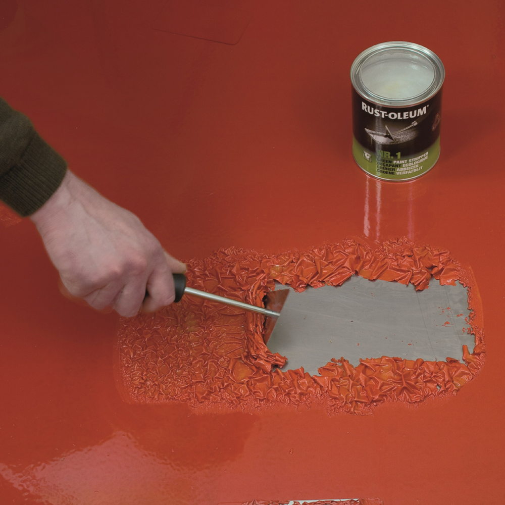 Rust-Oleum Nr 1 Green Paint Stripper in use